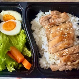 ข้าวไก่เทอริยากิ+ไข่ต้ม