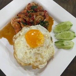 ข้าวผัดกะเพรากุ้ง +ไข่ดาว