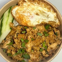 ข้าวไก่กระเทียม (90 กรัม)