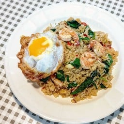 ข้าวกะเพราคลุกกุ้งสดไข่เป็ดดาว