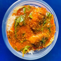 [อร่อยซ่ากับโค้ก] ข้าวไข่ดาวแฝด กระเพราปลากระป๋อง +  โค้ก ออริจินัล (ขวด)