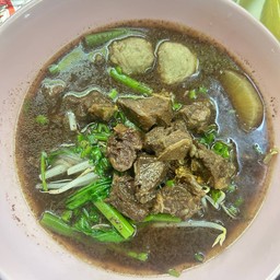 ก๋วยเตี๋ยวเนื้อเปื่อย