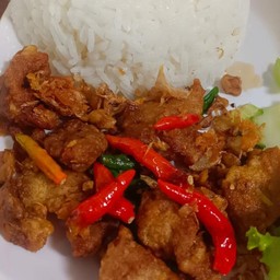 ข้าวหมูทอดกระเทียมพริกสด