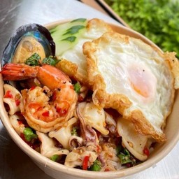 ข้าวกะเพราทะเล (90 กรัม)