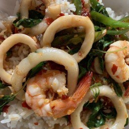 อาหารตามสั่ง ร้านตั้งสำรับ(ยายหงบ)
