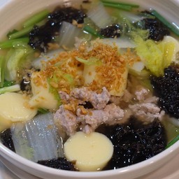 แกงจืดเต้าหู้หมูสับสาหร่าย