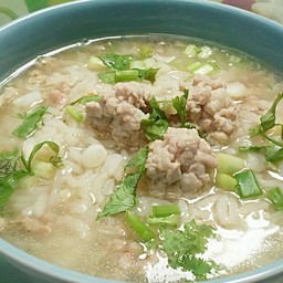 ข้าวต้มหมูสับร้อนๆ