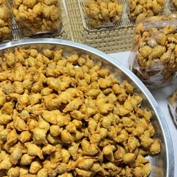 ขนมปั้นขลิบไส้ปลาสูตรโบราณ(คุณเมย์) ตลาดเตาปูน