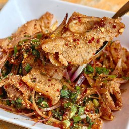 น้ำตกสันคอหมูย่าง