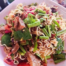 ตำมาม่าคอหมูย่าง