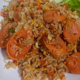 ข้าวผัดไส้กรอก