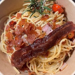 สปาเกตตี้เบคอนพริกแห้ง (Delivery Only)