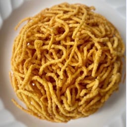 ราดหน้า ราชายอดผัก สูตรเด็ด