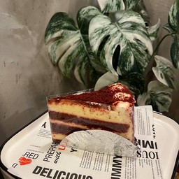 RED VELVET CAKE