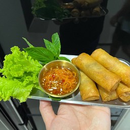 ป๊อเปี๊ยะทอด น้ำจิ้มสูตรญวณ