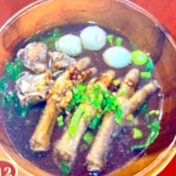 ก๋วยเตี๋ยวเรือชามไม้ สาขาปตท.บ้านถ่อน อุดรธานี