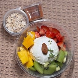[Size S] กรีกโยเกิร์ต 1 scoop 80 กรัม + ผลไม้ 3 อย่าง