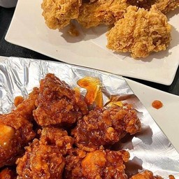 ไก่กรอบ ราดซอสฉ่ำๆ