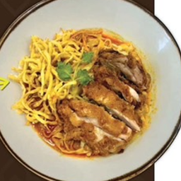 ข้าวซอยไก่ทอด Noodle With Fried Chicken  Curry