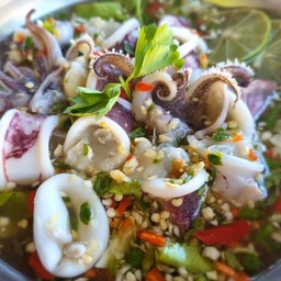 ปลาหมึกนึ่งมะนาว