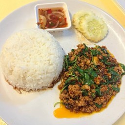 ข้าวผัดกะเพรา