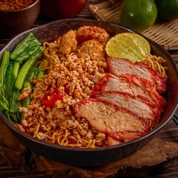 บะหมี่สดหมูแดงหมูสับ (ต้มยำ)