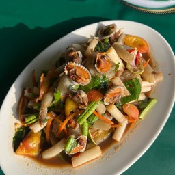 ตำไหลบัว หอยแครง กุ้งสด  ปลาร้า