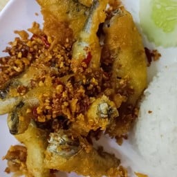 ข้าวปลาไข่พริกเกลือ