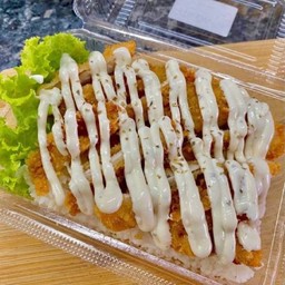 ข้าวไก่กรอบซอสทรัฟเฟิล