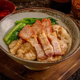 ห่อเกี๊ยวกุ้งหมูแดงหมูกรอบ (ดั้งเดิม)