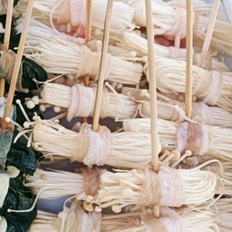 เห็ดเข็มพันสามชั้น