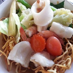 ราดหน้าทะเล