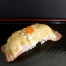 ซูชิหนาเบคอนชีสเบิร์นไฟ