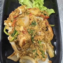 ผัดผงกะหรี่ทะเล