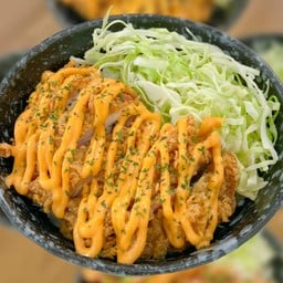 ข้าวไก่กรอบซอสชีสซี่