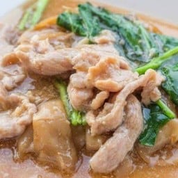 ราดหน้ายอดผัก(หมูหมัก) ราม180/1