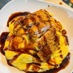 ข้าวไข่ข้นลาวาไก่กรอบ