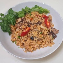 ข้าวผัดปลากระป๋อง