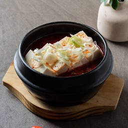 ซุปเต้าหู้อ่อนหมูและซีฟู้ด