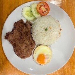 ข้าวหน้าเนื้อสเต็กไข่ดาว