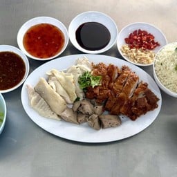 เซตสุดคุ้มไก่นุ่ม+ไก่ทอด+ตับนุ่ม+ข้าวมันหอม2ถ้วย