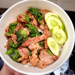 กะเพราหมูชิ้น