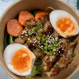 บะหมี่สามชั้นพันเห็ดเข็มทองย่างซอสเทริยากิ+ไข่ต้ม