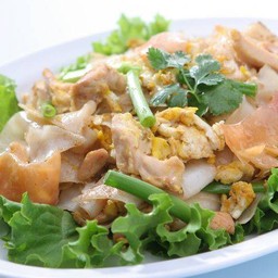 ก๋วยเตี๋ยวคั่วไก่
