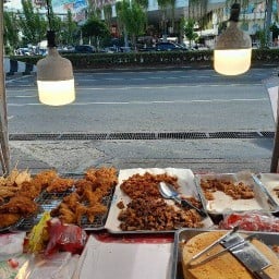 ปรีไก่ทอดหาดใหญ่+ข้าวเหนียวหมูทอด  1