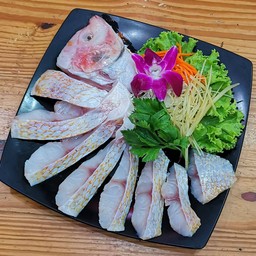 ปลาทับทิมครึ่งตัว