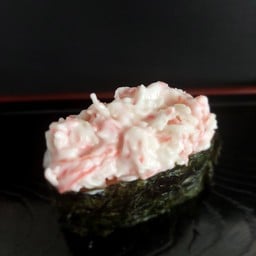 ซูชิหน้าสลัดปูอัด