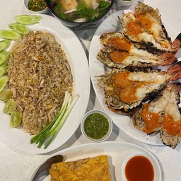 Pro  กุ้ง4 ตัวโล ไข่เจียวปู ต้มยำ ข้้้าวผัดปูใหญ่