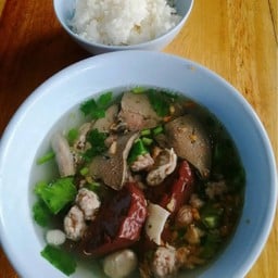 ต้มเลือดหมู ข้าวเปล่า 