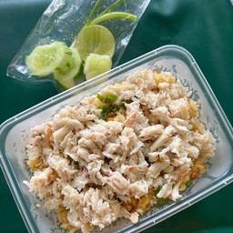 ข้าวผัดปู กลาง